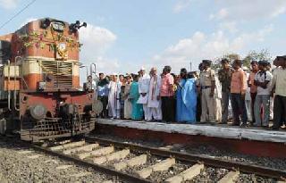 9 00 pilgrims leave Pandharpur | ९00 भाविकांचे पंढरपूरकडे प्रस्थान 9 00 pilgrims leave Pandharpur | ९00 भाविकांचे पंढरपूरकडे प्रस्थान