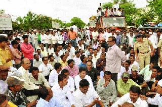 Municipal staff killed in accident | अपघातात मनपा कर्मचारी ठार Municipal staff killed in accident | अपघातात मनपा कर्मचारी ठार