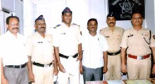 3 policemen declared the service medal | ३ पोलिसांना सेवा पदक घोषित 3 policemen declared the service medal | ३ पोलिसांना सेवा पदक घोषित