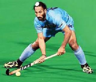 Sardar Singh retired as captain | सरदार सिंह कर्णधारपदी कायम Sardar Singh retired as captain | सरदार सिंह कर्णधारपदी कायम