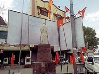 Gandhiji saw someone ...? | गांधीजी दिसले का कुणाला...? Gandhiji saw someone ...? | गांधीजी दिसले का कुणाला...?