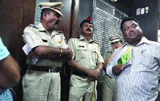 Dixie Police in Dadra's heart | दादांच्या दिमातीला दिडशे पोलीस