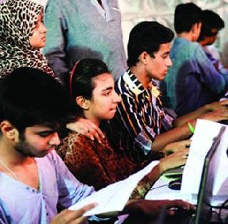 Online access to 'ITI' online | ‘आयटीआय’ आॅनलाइन प्रवेशाचा खोळंबा Online access to 'ITI' online | ‘आयटीआय’ आॅनलाइन प्रवेशाचा खोळंबा