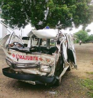 Two killed in a horrific accident | भीषण अपघातात दोन ठार Two killed in a horrific accident | भीषण अपघातात दोन ठार