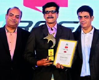 Glory of the 'Lokmat' award | ‘लोकमत’ पुरस्काराने दिग्गजांचा गौरव