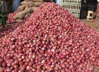 20 tons of onion, potato stocks, now waiting for stocks | रोज २0 टन कांदा, बटाट्याचा साठा, आता प्रतीक्षा साठा निश्‍चितीची