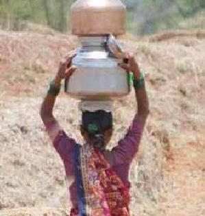 Water shortage in 22 villages in Aunda taluka | औंढा तालुक्यातील २२ गावांत पाणीटंचाई