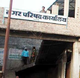 In the custody of all the municipal administrators | तिन्हीही पालिका प्रशासकांच्या ताब्यात