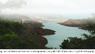The base reached by Bhandardara, Radha, Nilvande dams | भंडारदरा, मुळा, निळवंडे धरणांनी गाठला तळ