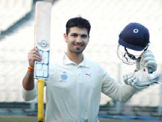Ojha's double 'Naman' | ओझाचे दुहेरी ‘नमन’