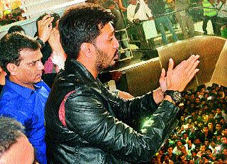 Ritesh's action movie 'Lye Heavy' from 11 | रितेशचा अ‍ॅक्शन चित्रपट ‘लय भारी’ ११ पासून