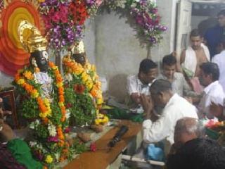दुमदुमला विठूनामाचा गजर !
