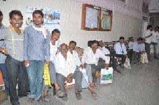 Fund 'Take Certificate' Fund | ‘पैसे द्या प्रमाणपत्र घ्या’ चा फंडा Fund 'Take Certificate' Fund | ‘पैसे द्या प्रमाणपत्र घ्या’ चा फंडा