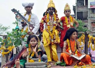 Attacks by the child warchers | बाल वारकऱ्यांनी वेधले लक्ष