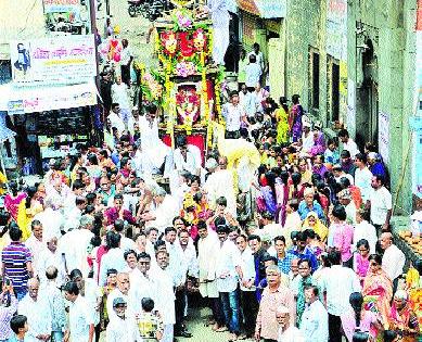 Shubhariya Maharaj's Rathod celebrated | शुभराय महाराजांचा रथोत्सव उत्साहात