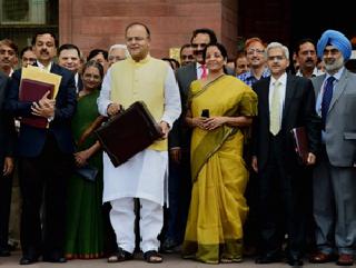 100 crore projects | 100 कोटींच्या प्रकल्पांची चर्चा 100 crore projects | 100 कोटींच्या प्रकल्पांची चर्चा