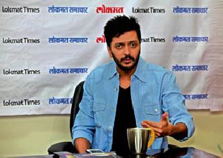 Riteish's 'heavy rhythm'! | रितेशची वारी ‘लय भारी!’