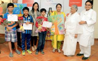 Artistic help for 'Thalassemia' patients of Sensitive Chimukanya | संवेदनशील चिमुकल्यांची ‘थॅलसेमिया’ रुग्णांना कलात्मक मदत Artistic help for 'Thalassemia' patients of Sensitive Chimukanya | संवेदनशील चिमुकल्यांची ‘थॅलसेमिया’ रुग्णांना कलात्मक मदत