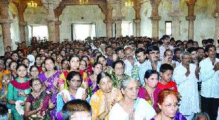 The crowd of devotees in Dutt's temples | दत्त मंदिरांमध्ये भाविकांची गर्दी