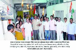 Torch Front on Congress's municipal corporation | काँग्रेसचा महापालिकेवर मशाल मोर्चा