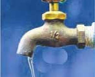 School students without water | पाण्याविना शाळेत विद्यार्थ्यांचे हाल