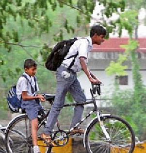 Sprinkle up enthusiasm: | उत्साहाला उधाण : Sprinkle up enthusiasm: | उत्साहाला उधाण :