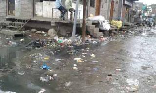 Depletion of basic amenities | मूलभूत सुविधांचा उडाला बोजवारा Depletion of basic amenities | मूलभूत सुविधांचा उडाला बोजवारा
