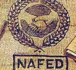 Four crore rupees were stolen from Nafed | नाफेडकडे शेतकर्‍यांचे अडकले चार कोटी