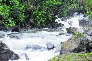 Two TMC water in the reservoir | भंडारदऱ्यात दोन टीएमसी पाणी
