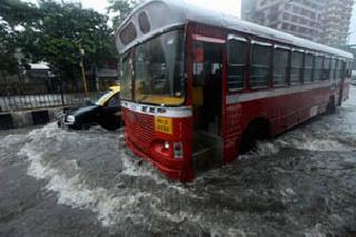 Heavy rain in the state due to Marathwada | मराठवाडावगळता राज्यात मुसळधार पाऊस Heavy rain in the state due to Marathwada | मराठवाडावगळता राज्यात मुसळधार पाऊस