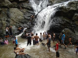 Tourists turn home in Tungareshwar! | पर्यटकांनी तुंगारेश्वर झाले हाऊसफुल्ल!