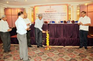 Focus on improving the forest department's efficiency | वन विभागाची कार्यक्षमता वाढविण्यावर भर Focus on improving the forest department's efficiency | वन विभागाची कार्यक्षमता वाढविण्यावर भर