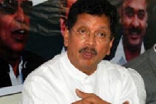 Deepak Kesarkar to claim Rs 5 crore against Rane | राणेंविरुद्ध ५ कोटींचा दावा करणार - दीपक केसरकर Deepak Kesarkar to claim Rs 5 crore against Rane | राणेंविरुद्ध ५ कोटींचा दावा करणार - दीपक केसरकर