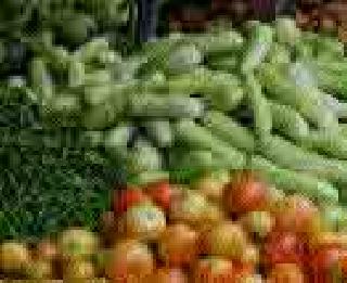 Vegetables in the district feared the producers | जिल्ह्यात भाजीपाला उत्पादक धास्तावले Vegetables in the district feared the producers | जिल्ह्यात भाजीपाला उत्पादक धास्तावले