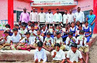 Distribution of educational material in school | शाळेत शैक्षणिक साहित्याचे वाटप Distribution of educational material in school | शाळेत शैक्षणिक साहित्याचे वाटप