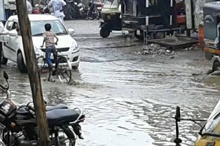 Incessant rain for the third consecutive day in Washim district | वाशिम जिल्ह्यात सलग तिसर्या दिवशी संततधार पाऊस Incessant rain for the third consecutive day in Washim district | वाशिम जिल्ह्यात सलग तिसर्या दिवशी संततधार पाऊस