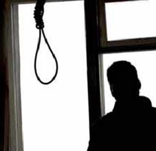 In the country, men suicides in men last year | देशात गतवर्षी महिलांहून पुरुषांच्या आत्महत्या दुप्पट In the country, men suicides in men last year | देशात गतवर्षी महिलांहून पुरुषांच्या आत्महत्या दुप्पट