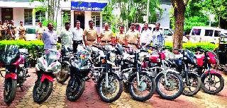 Stolen 14 bikes seized | चोरीच्या १४ दुचाकी जप्त