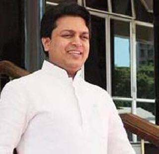 Amit Deshmukh enclaves in Latur | लातूरमध्ये अमित देशमुख यांना घेराव Amit Deshmukh enclaves in Latur | लातूरमध्ये अमित देशमुख यांना घेराव