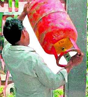 Four 'explosive' centers in the city! | शहरात चार ‘स्फोटक’ केंदे्र!