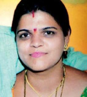Seni's Aarti Borkar murder | सेनेच्या आरती बोरकरांची हत्या Seni's Aarti Borkar murder | सेनेच्या आरती बोरकरांची हत्या