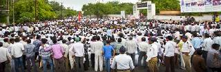 Do not allow other castes to fall in the tribal tribe | अन्य जातींना आदिवासी जमातीमध्ये स्थान देऊ नका