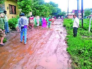 Mud traversing | चिखलातून करावे लागते मार्गक्रमण Mud traversing | चिखलातून करावे लागते मार्गक्रमण