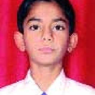 The end of the boy by trapping the truck | ट्रकखाली सापडून मुलाचा अंत The end of the boy by trapping the truck | ट्रकखाली सापडून मुलाचा अंत