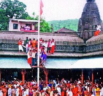Correct eleven years ago. | बरोबर अकरा वर्षांपूर्वी. Correct eleven years ago. | बरोबर अकरा वर्षांपूर्वी.