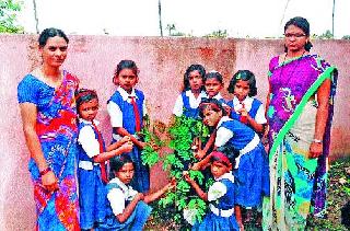 Anti-polluting human chain from Malegaavi Kakarni School | मालेगावी काकाणी शाळेतर्फे प्रदूषणविरोधी मानवी साखळी Anti-polluting human chain from Malegaavi Kakarni School | मालेगावी काकाणी शाळेतर्फे प्रदूषणविरोधी मानवी साखळी