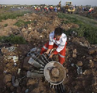 Iran: 38 pilgrims killed in plane crash | इराण : विमान कोसळून ३८ प्रवासी ठार