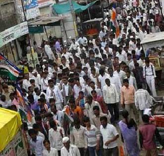 Agitated Front Against Farmers | शेतकर्‍यांच्या प्रश्नासाठी संताप मोर्चा