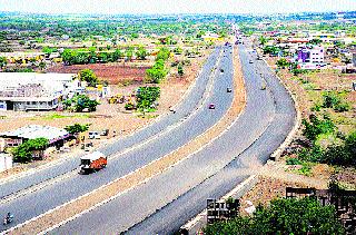 Removed obstacles in three national highways | रखडलेल्या तीनही राष्ट्रीय महामार्गातील अडथळे दूर Removed obstacles in three national highways | रखडलेल्या तीनही राष्ट्रीय महामार्गातील अडथळे दूर