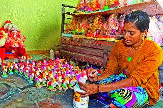 The speed of preparing for the pole, Ganeshotsav | पोळा, गणेशोत्सवाच्या तयारीला वेग